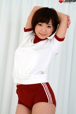 窗边的女人